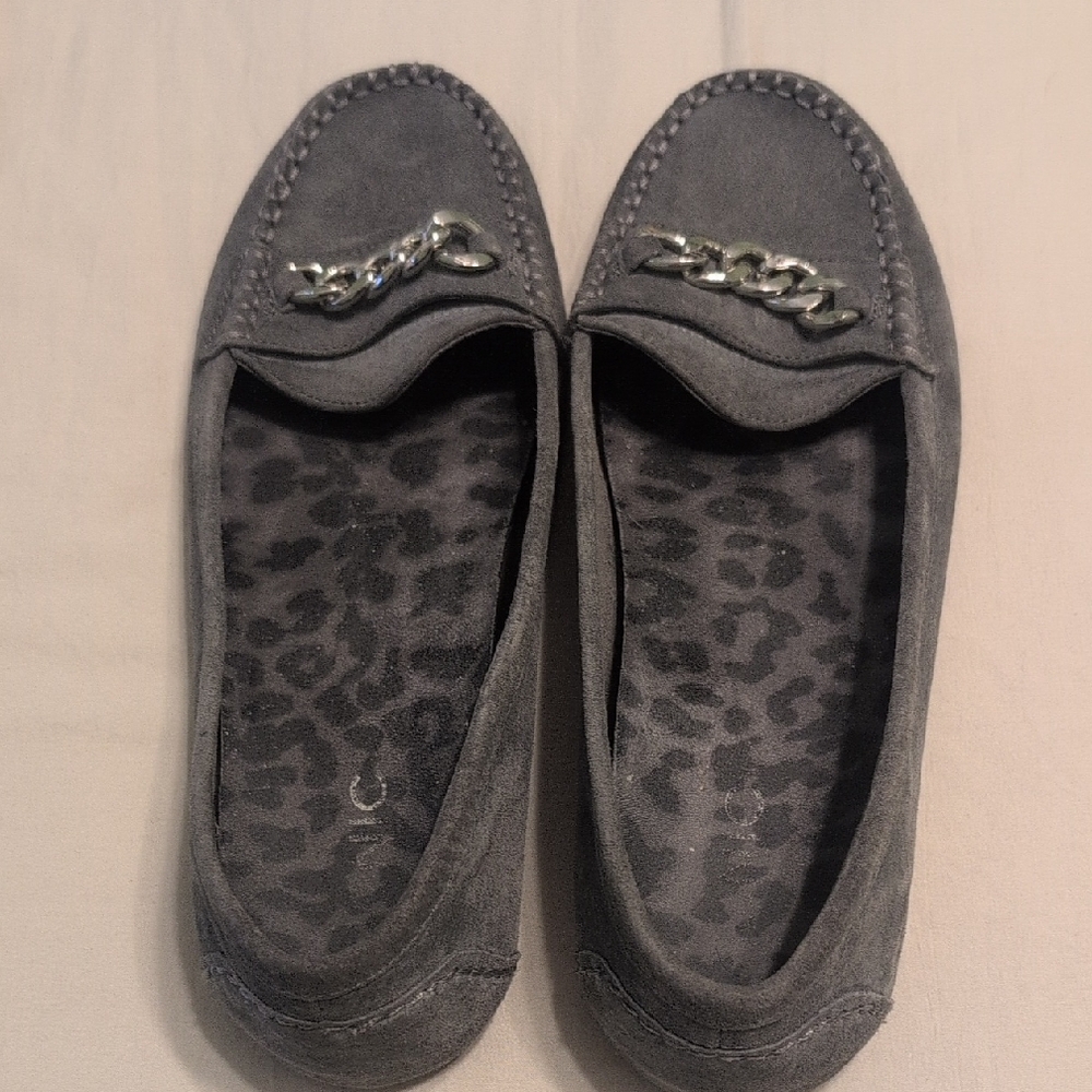 Vionic Gray Loafers with Metallic Chain